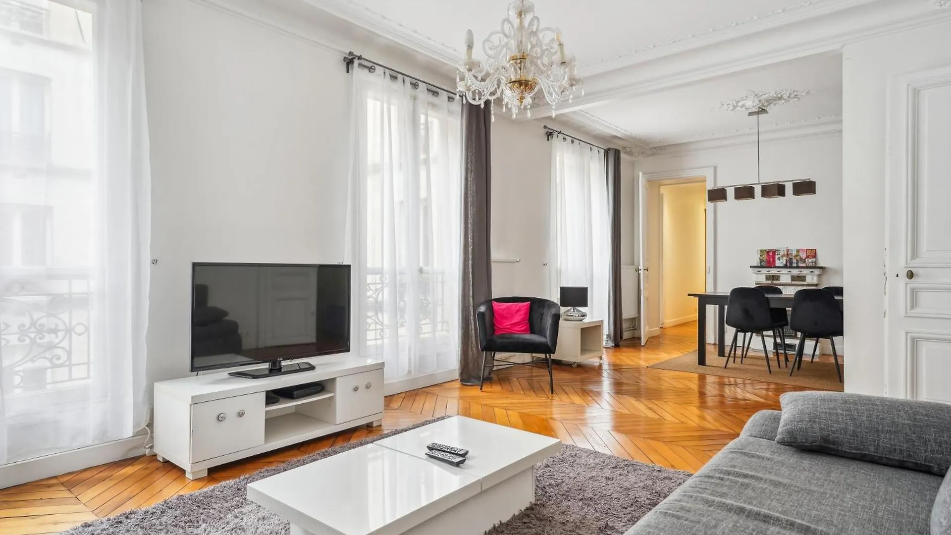 Luxury La Tour Apartment *