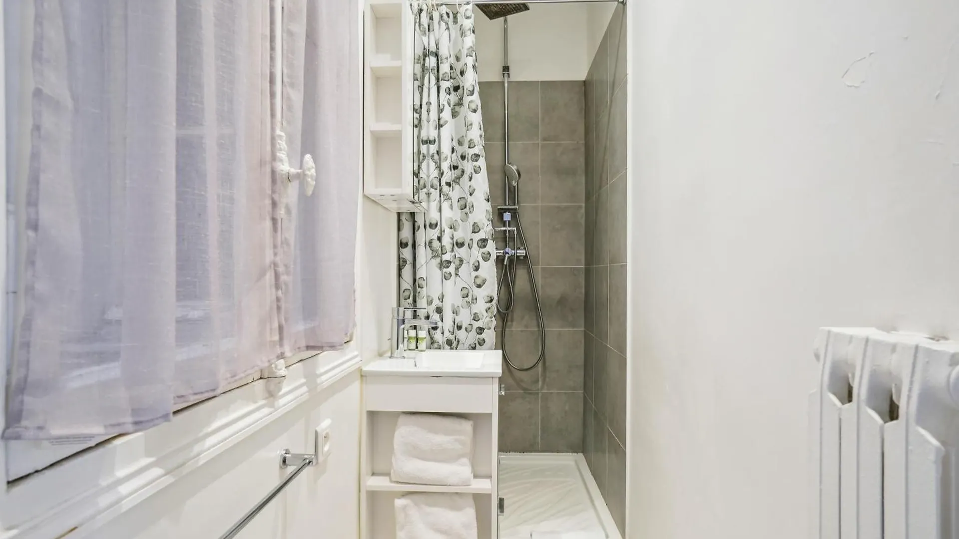 Luxury La Tour Paris