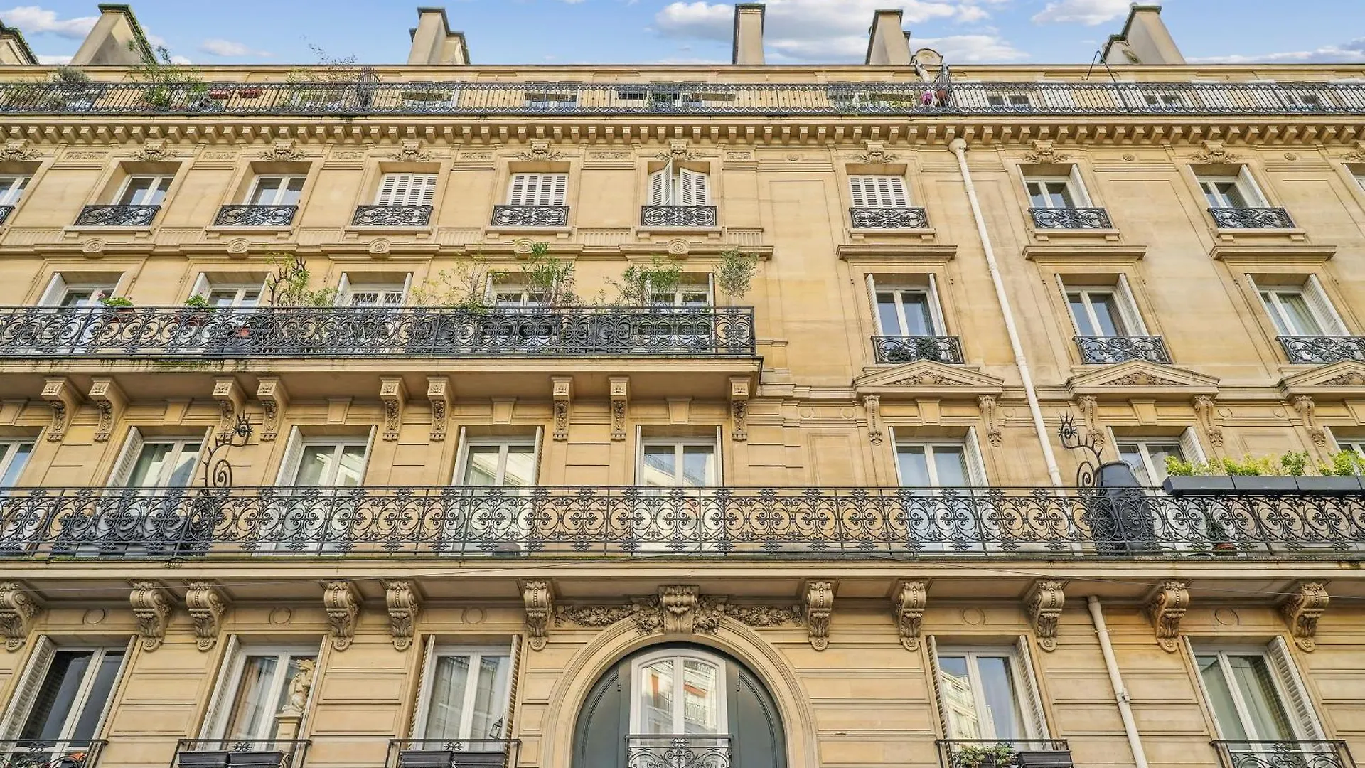 Luxury La Tour